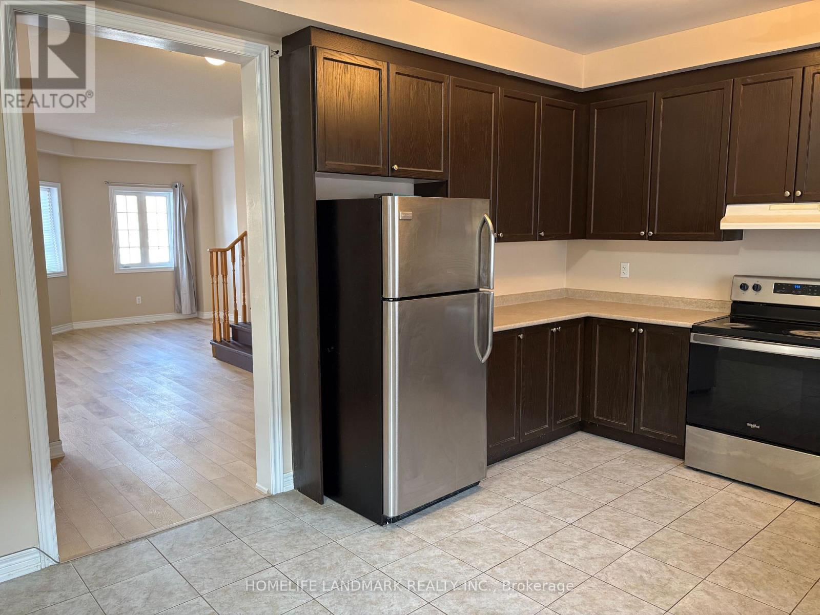 5 Freeland Hollow, Brampton, Ontario  L6Y 0R6 - Photo 2 - W12727912