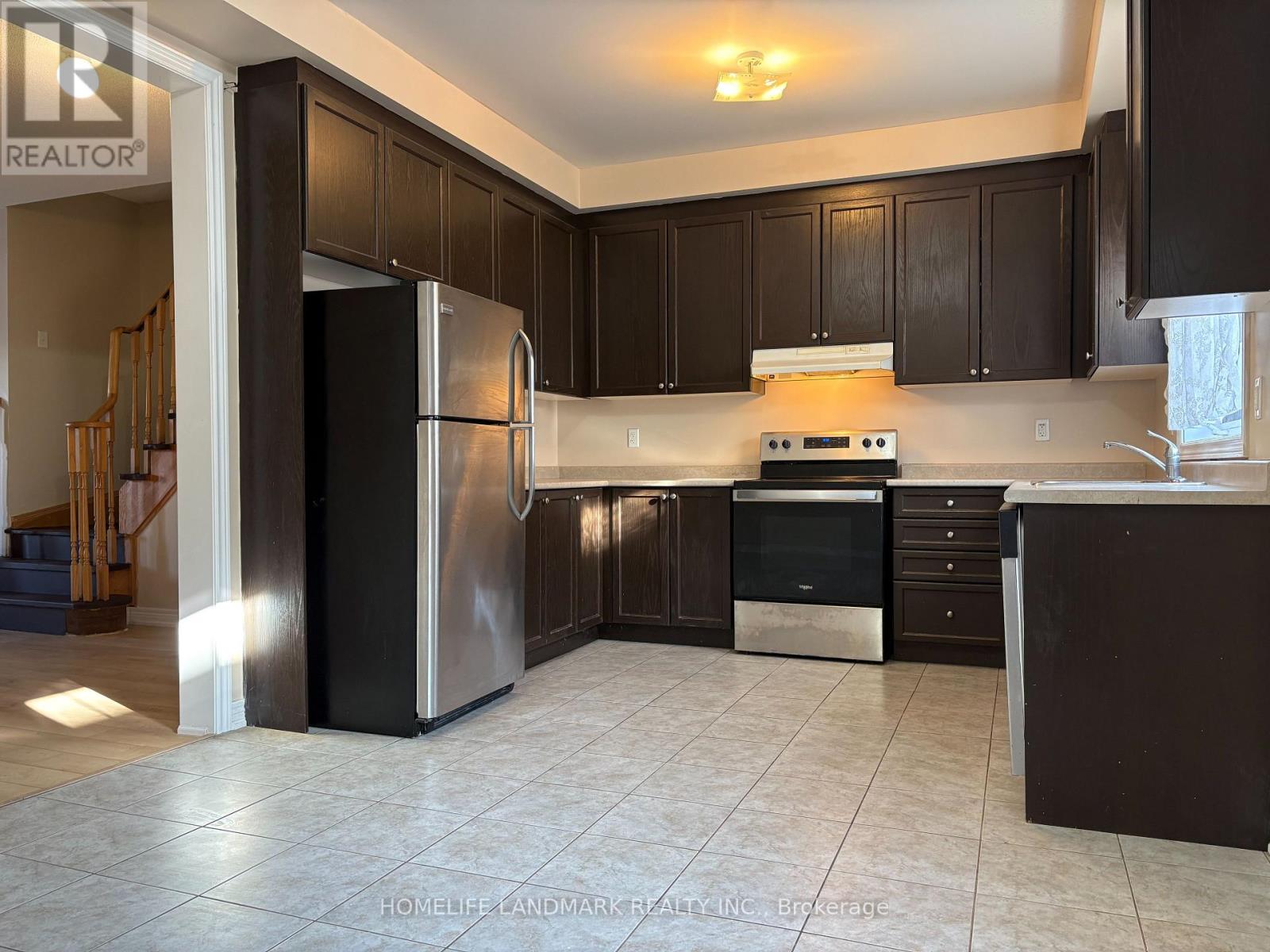 5 Freeland Hollow, Brampton, Ontario  L6Y 0R6 - Photo 4 - W12727912