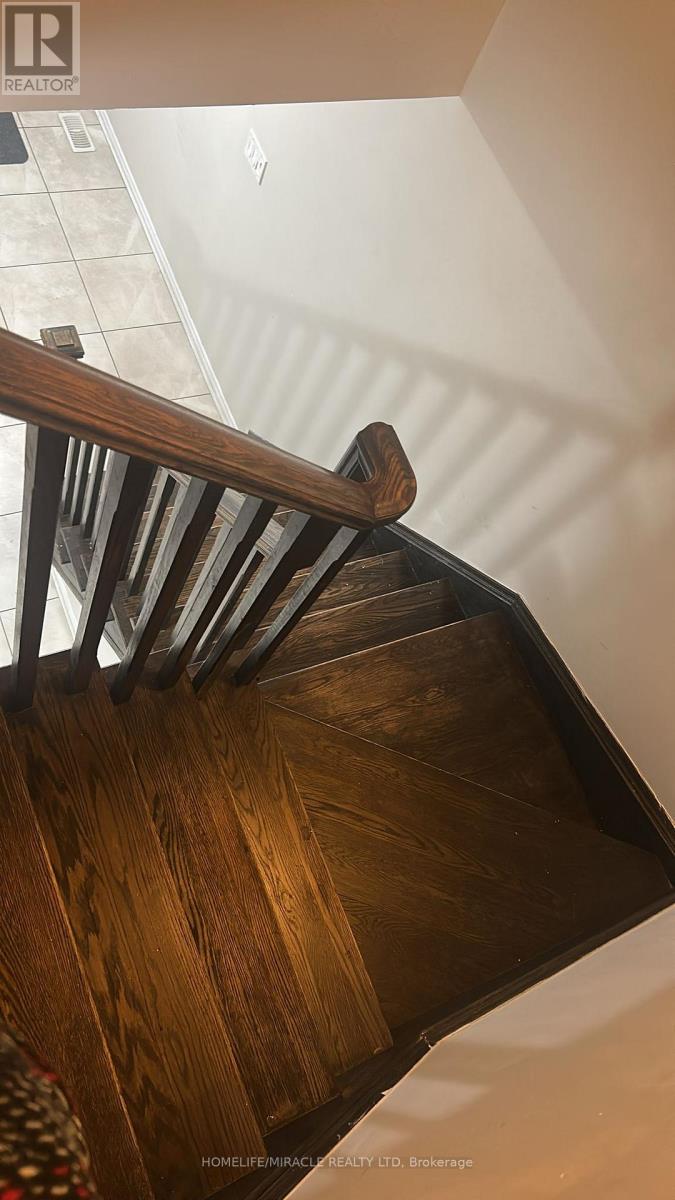 14 Lothbury Drive, Brampton, Ontario  L7A 4G7 - Photo 10 - W12727922