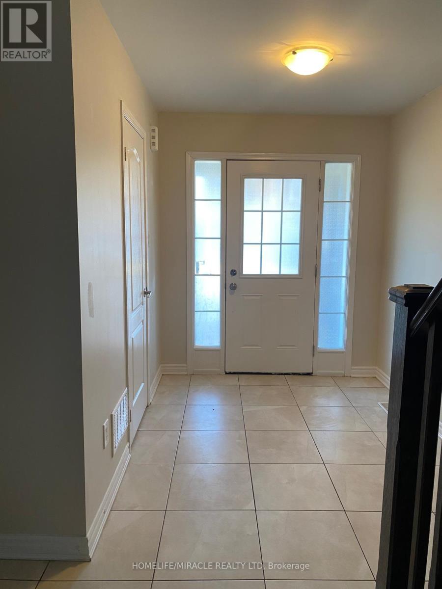 14 Lothbury Drive, Brampton, Ontario  L7A 4G7 - Photo 3 - W12727922