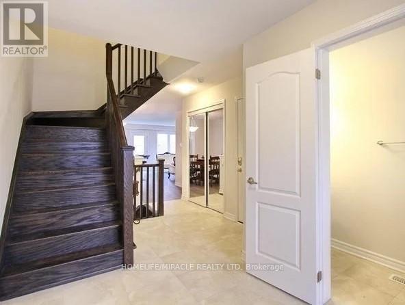 14 Lothbury Drive, Brampton, Ontario  L7A 4G7 - Photo 4 - W12727922