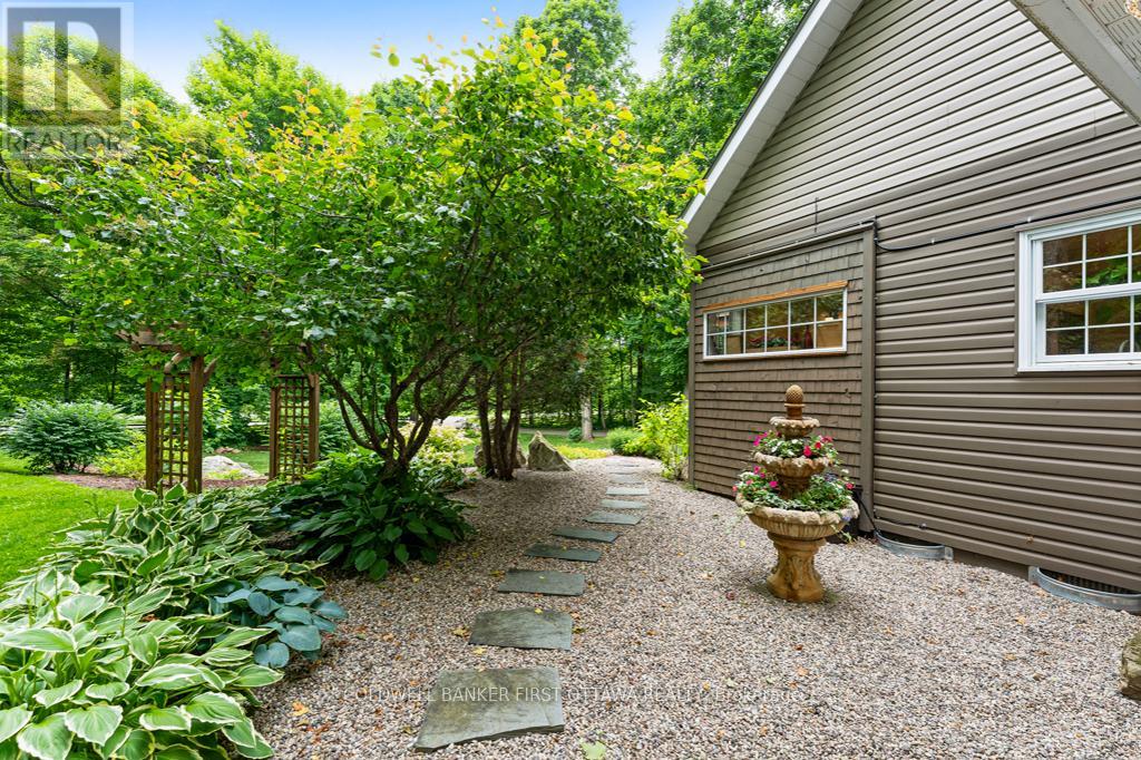 99 Old Kingston Road, Rideau Lakes, Ontario  K0G 1L0 - Photo 44 - X12707254