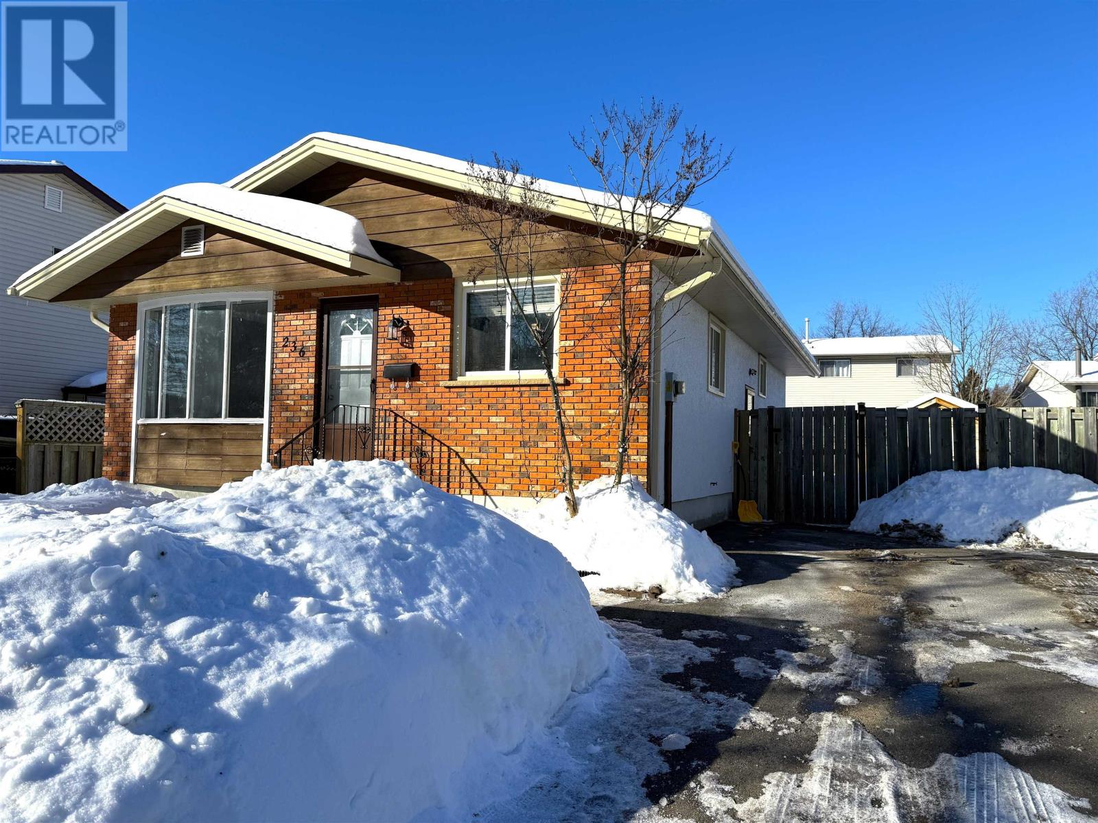 236 Fairbank CRES, Thunder Bay, Ontario