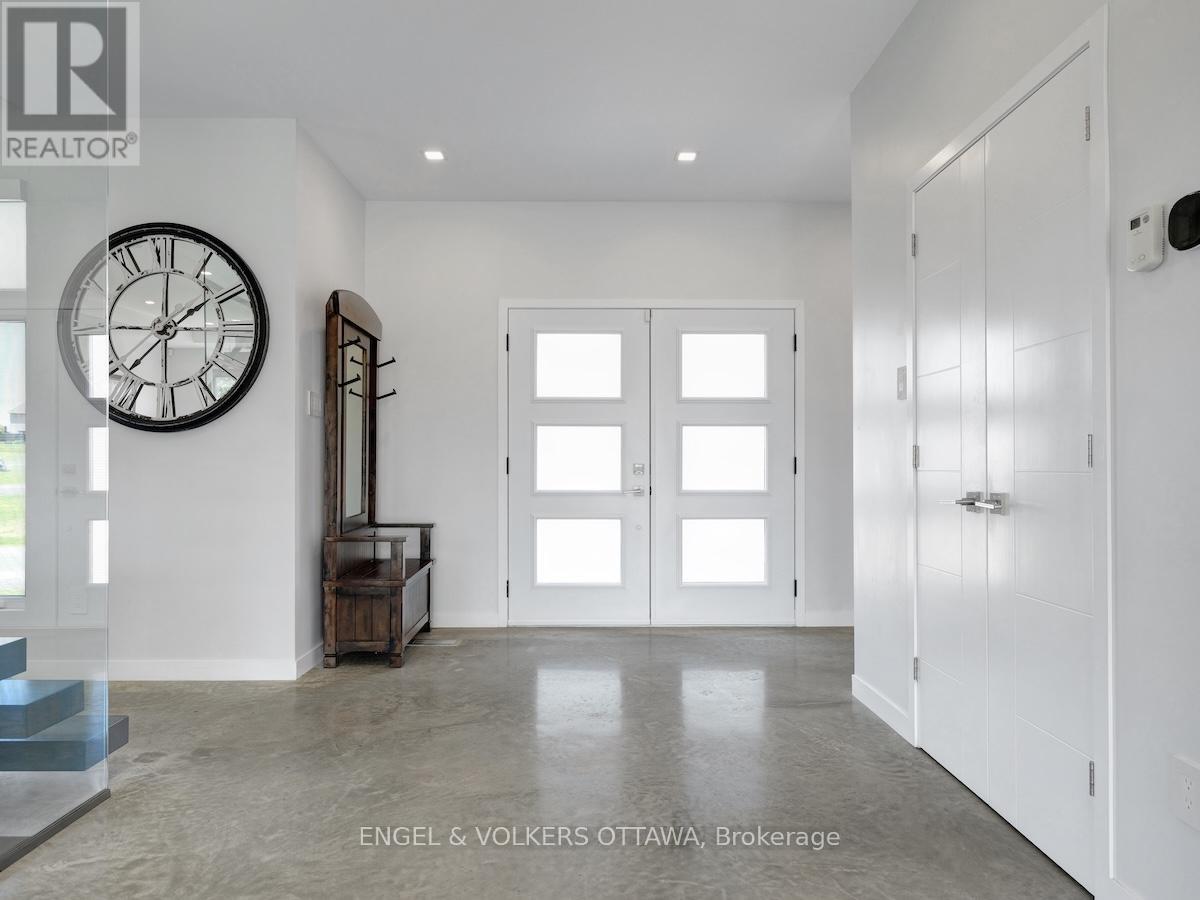 46 Forest Hill Road, South Stormont, Ontario  K0C 1P0 - Photo 3 - X12341342