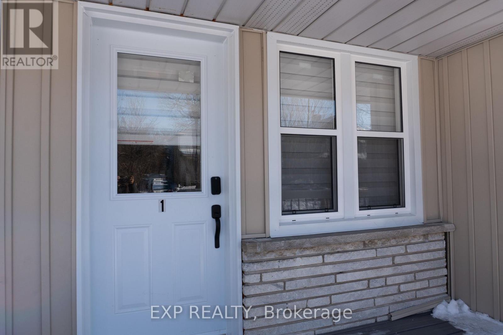 1515 Dufferin Street, Whitby, Ontario  L1N 1B3 - Photo 2 - E12727950