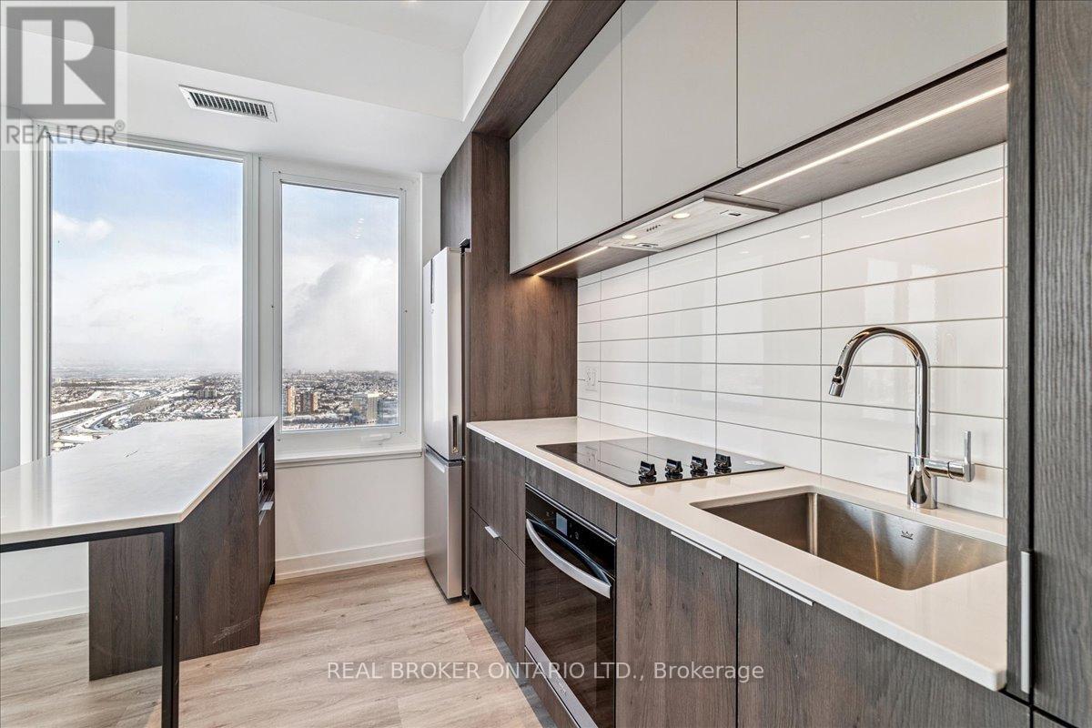 4703 - 395 Square One Drive, Mississauga, Ontario  L5B 0C6 - Photo 13 - W12727932