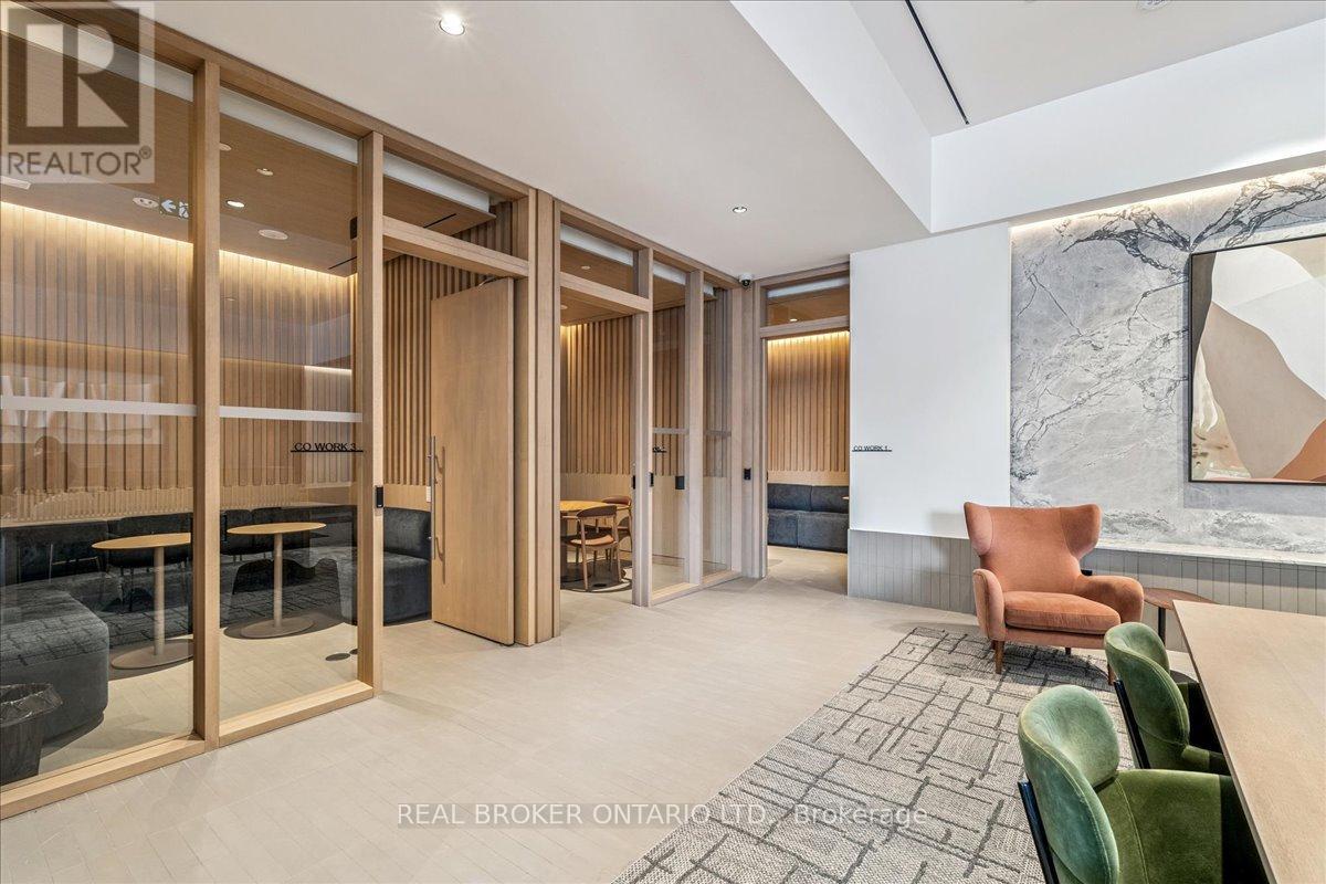 4703 - 395 Square One Drive, Mississauga, Ontario  L5B 0C6 - Photo 16 - W12727932