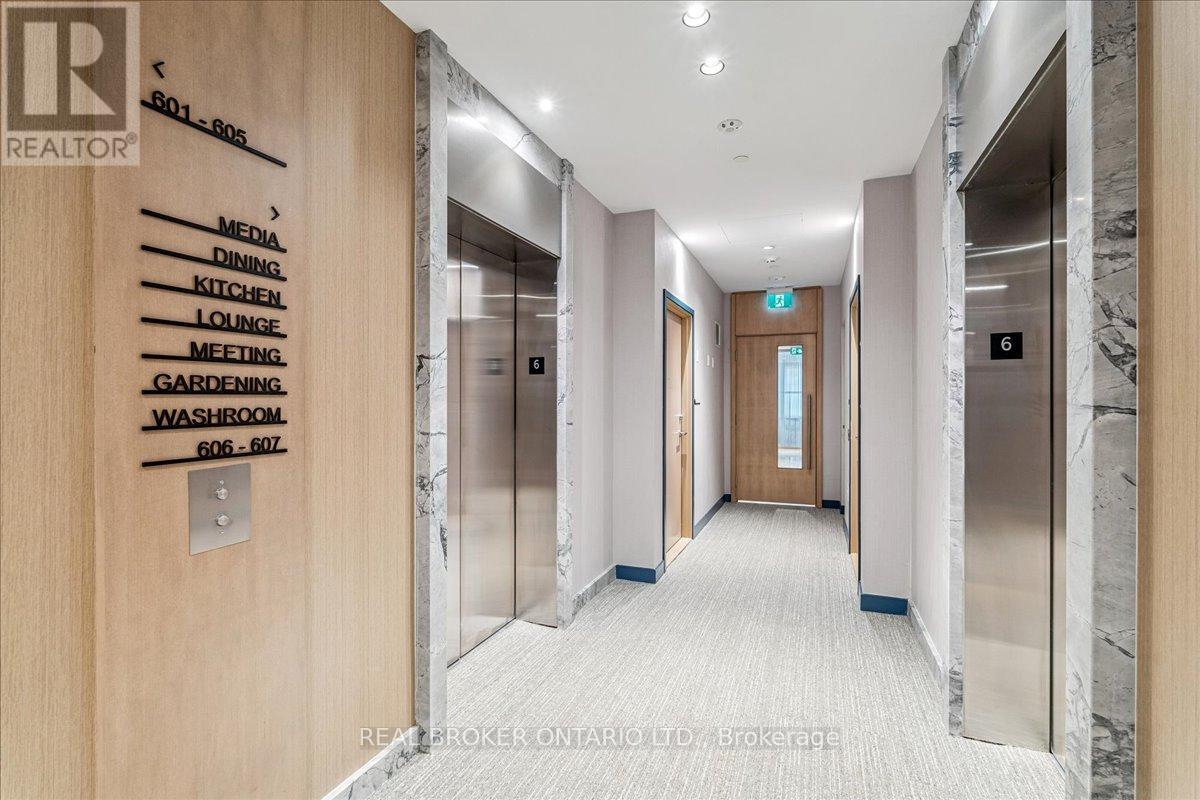 4703 - 395 Square One Drive, Mississauga, Ontario  L5B 0C6 - Photo 20 - W12727932