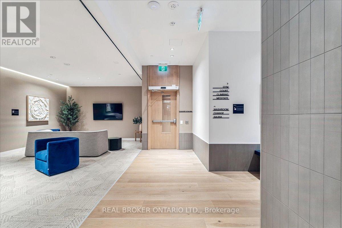 4703 - 395 Square One Drive, Mississauga, Ontario  L5B 0C6 - Photo 21 - W12727932