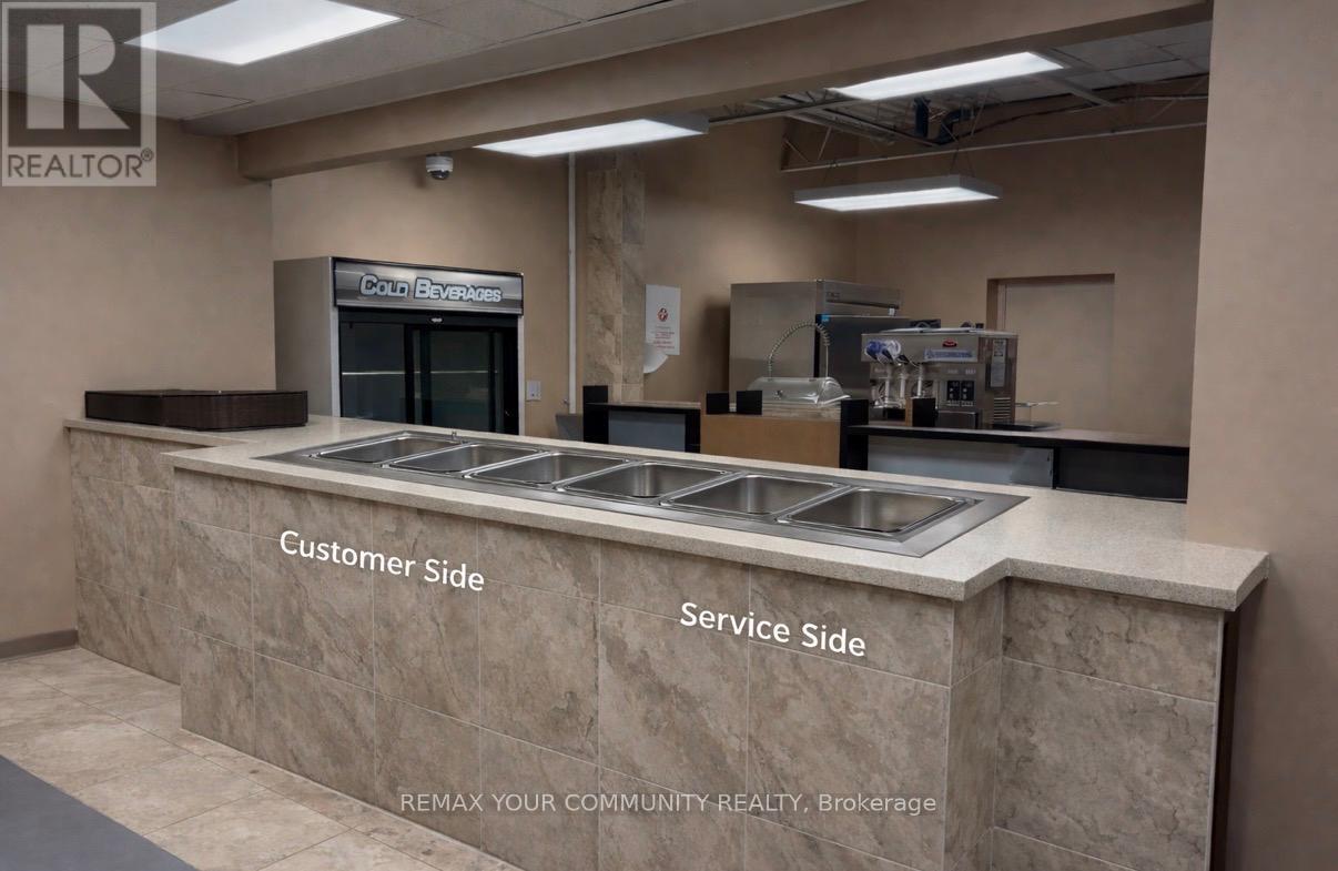 28 VANLEY CRESCENT, Toronto, Ontario