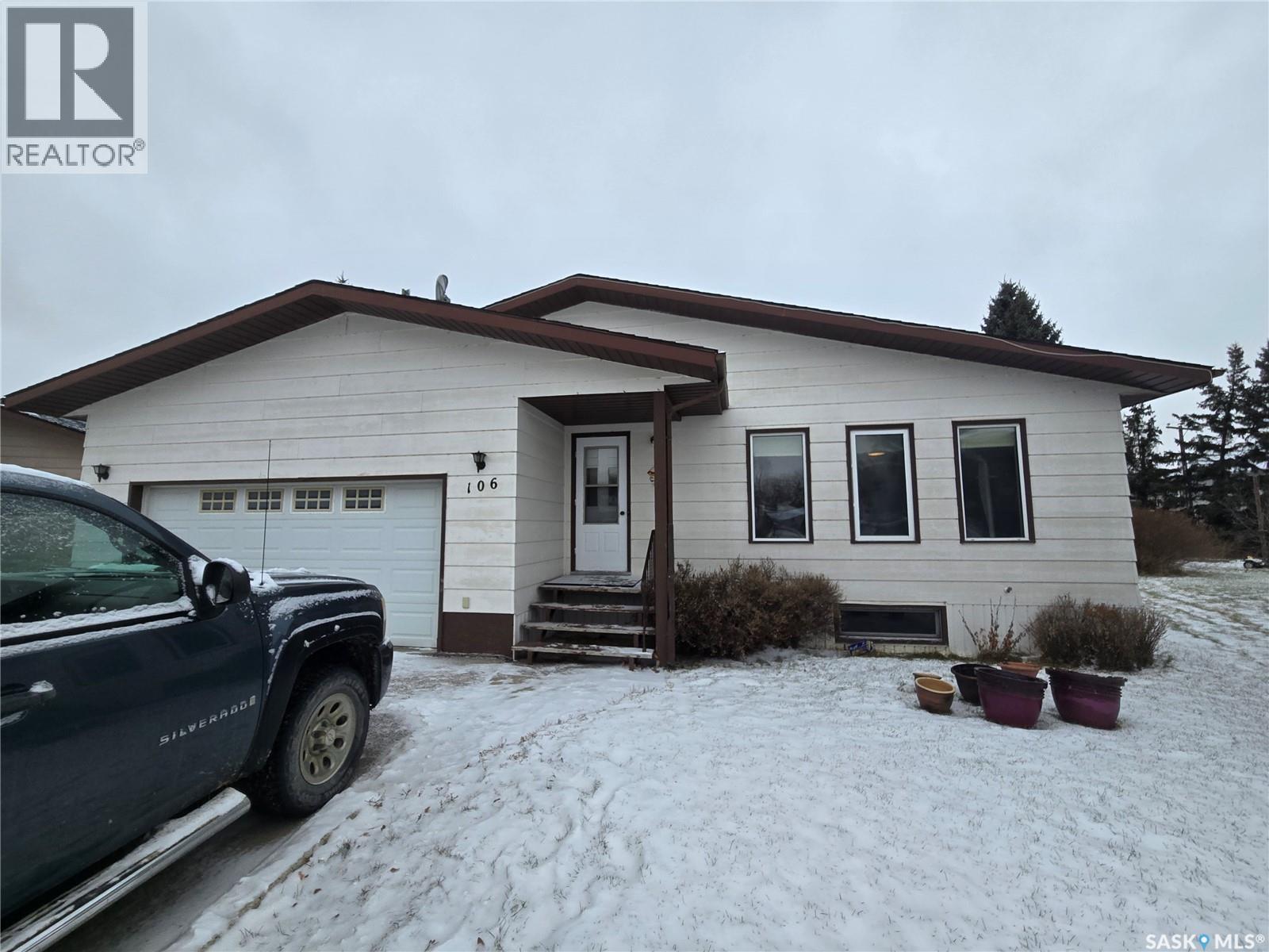 106 Alexander Bay, Kipling, Saskatchewan  S0G 2S0 - Photo 2 - SK025246