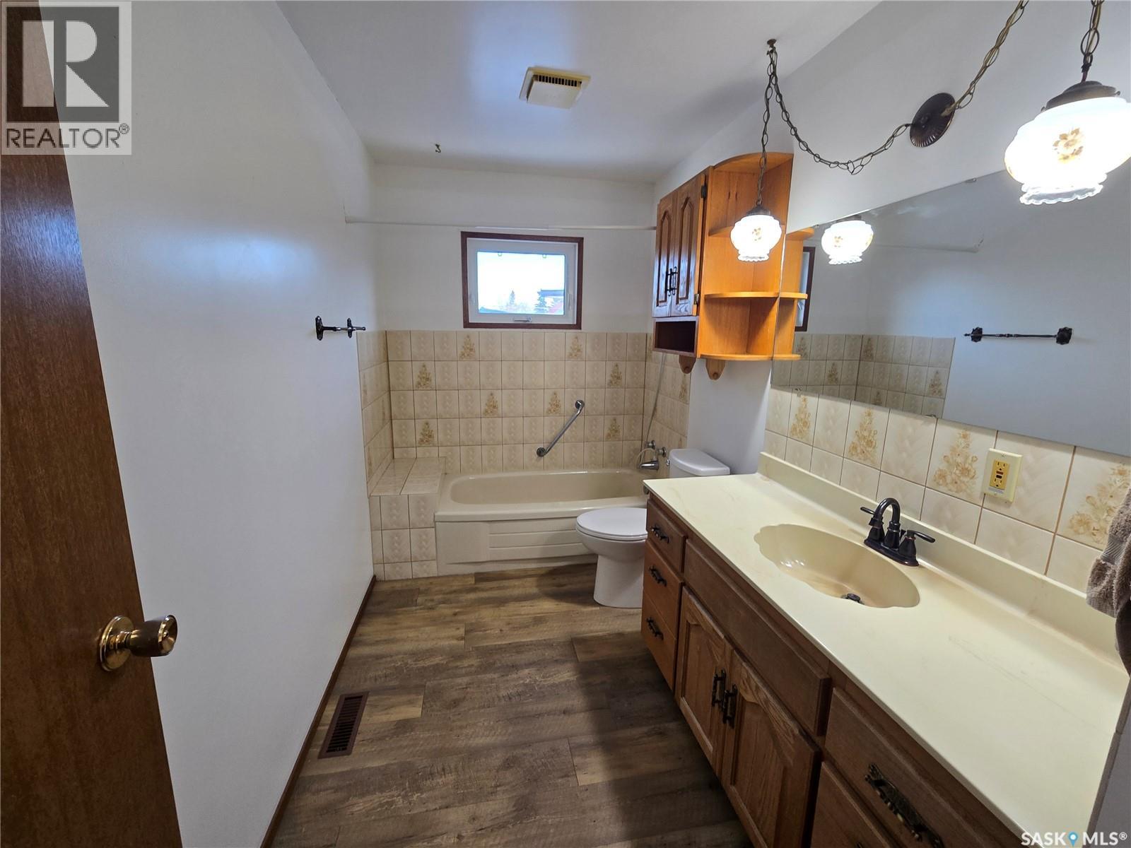 106 Alexander Bay, Kipling, Saskatchewan  S0G 2S0 - Photo 39 - SK025246