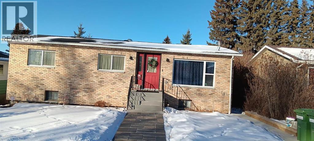 Property Listing: 326 First Street, Cremona, Alberta