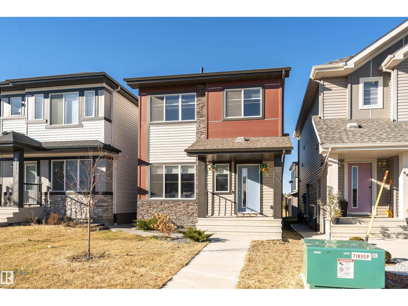 9612 Colak Li Sw, Edmonton, Alberta  T6W 5B6 - Photo 3 - E4471043