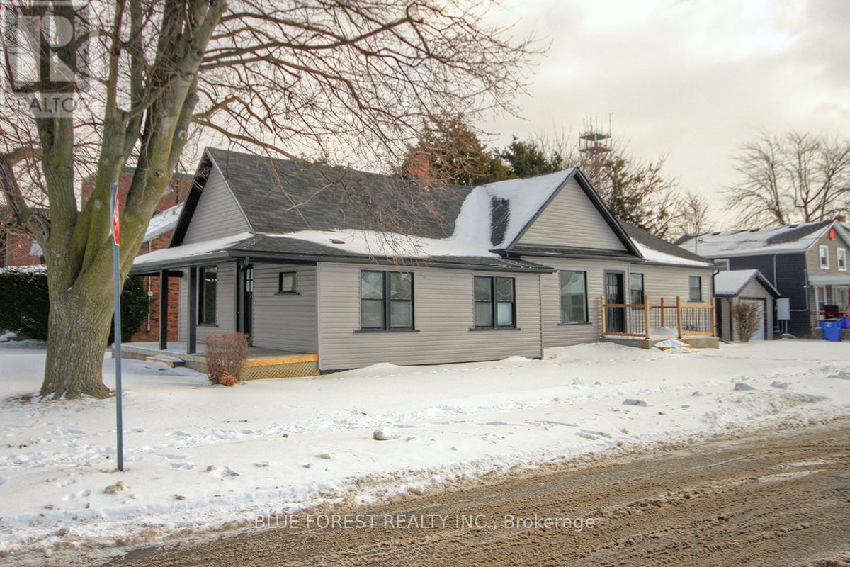 22 Cross Street, Chatham-Kent, Ontario  N7M 1K5 - Photo 2 - X12728000