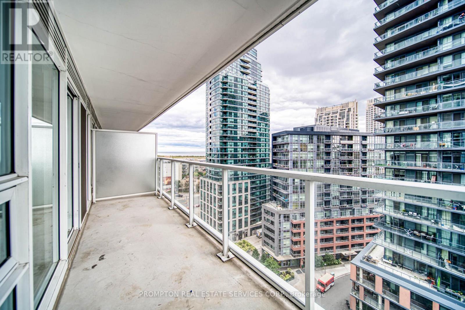 1002 - 19 Bathurst Street, Toronto, Ontario  M5V 0N2 - Photo 14 - C12727994