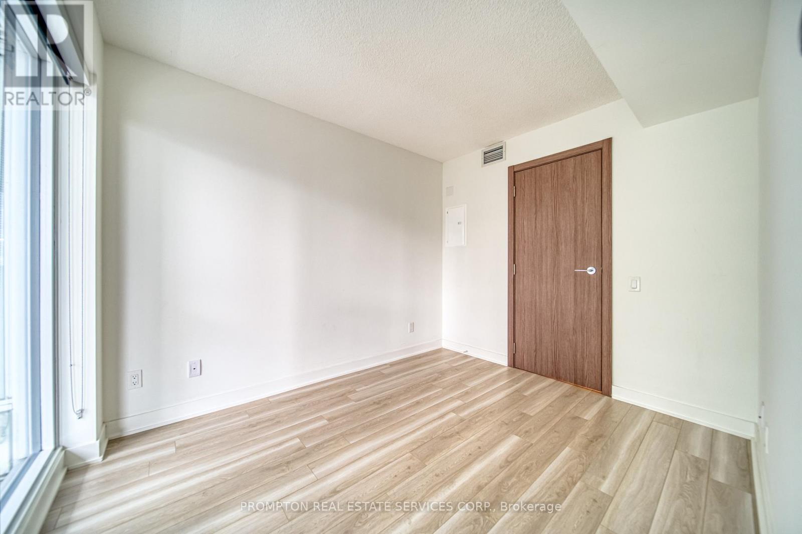 1002 - 19 Bathurst Street, Toronto, Ontario  M5V 0N2 - Photo 8 - C12727994