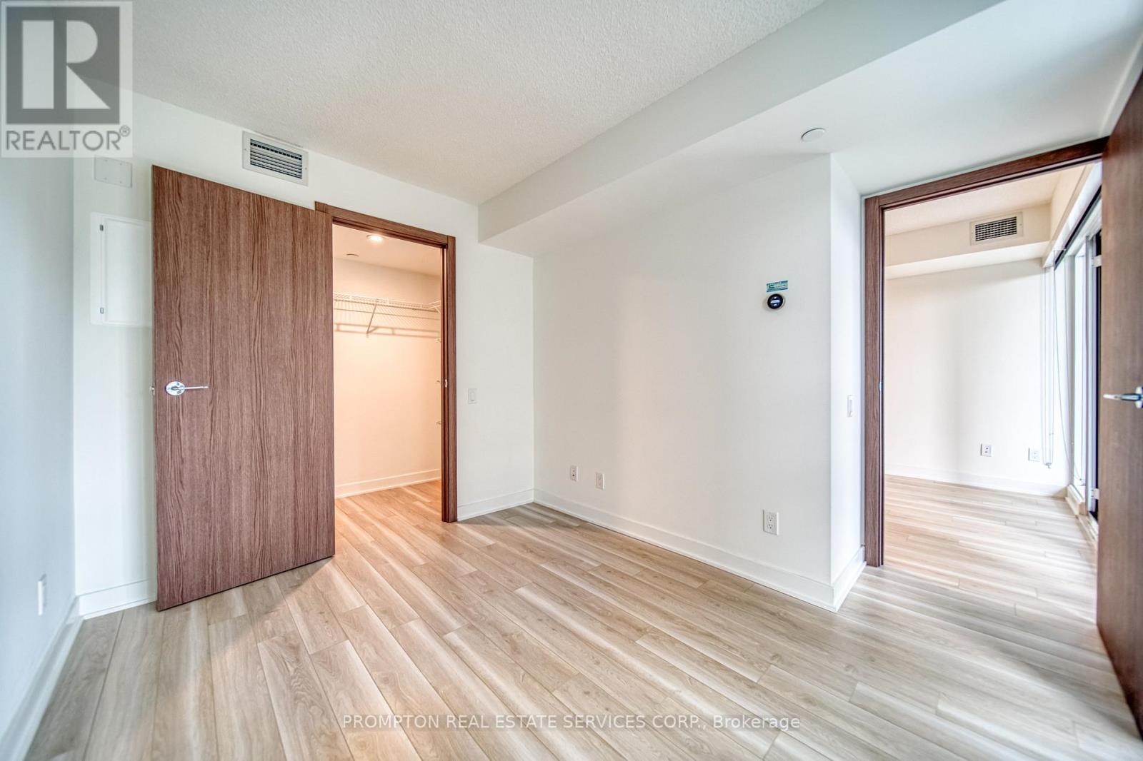 1002 - 19 Bathurst Street, Toronto, Ontario  M5V 0N2 - Photo 9 - C12727994