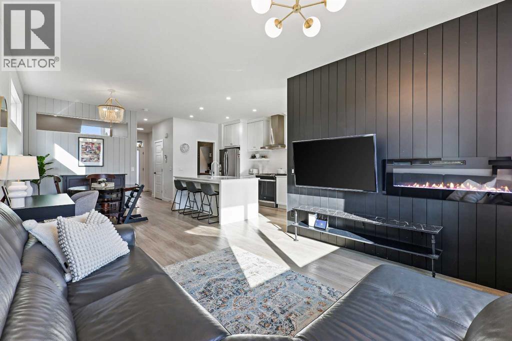 22 Wolf Creek Manor Se, Calgary, Alberta  T2X 3Z8 - Photo 3 - A2276875