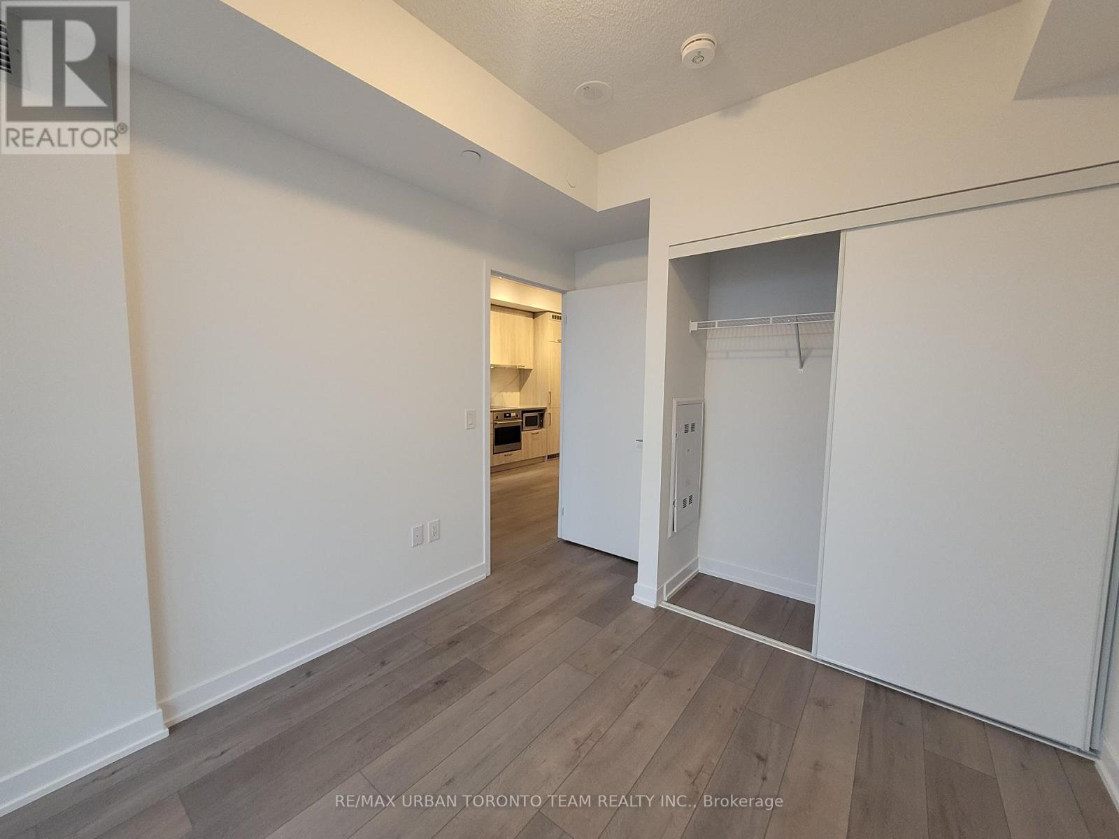 1611 - 10 Honeycrisp Crescent, Vaughan, Ontario  L4K 0M7 - Photo 6 - N12727998