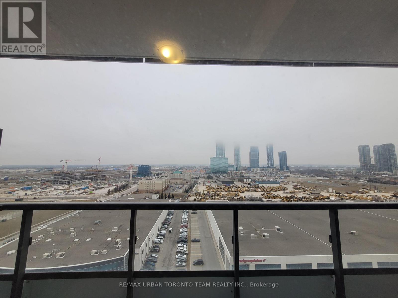 1611 - 10 Honeycrisp Crescent, Vaughan, Ontario  L4K 0M7 - Photo 7 - N12727998