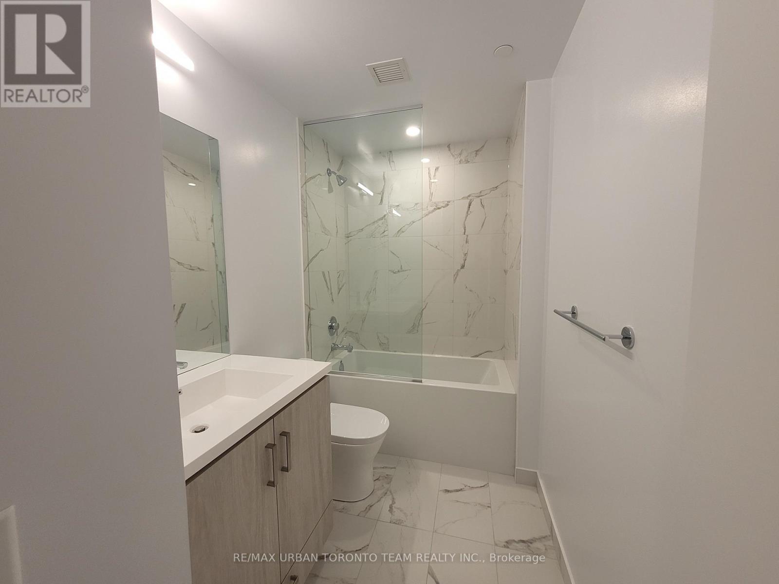 1611 - 10 Honeycrisp Crescent, Vaughan, Ontario  L4K 0M7 - Photo 9 - N12727998