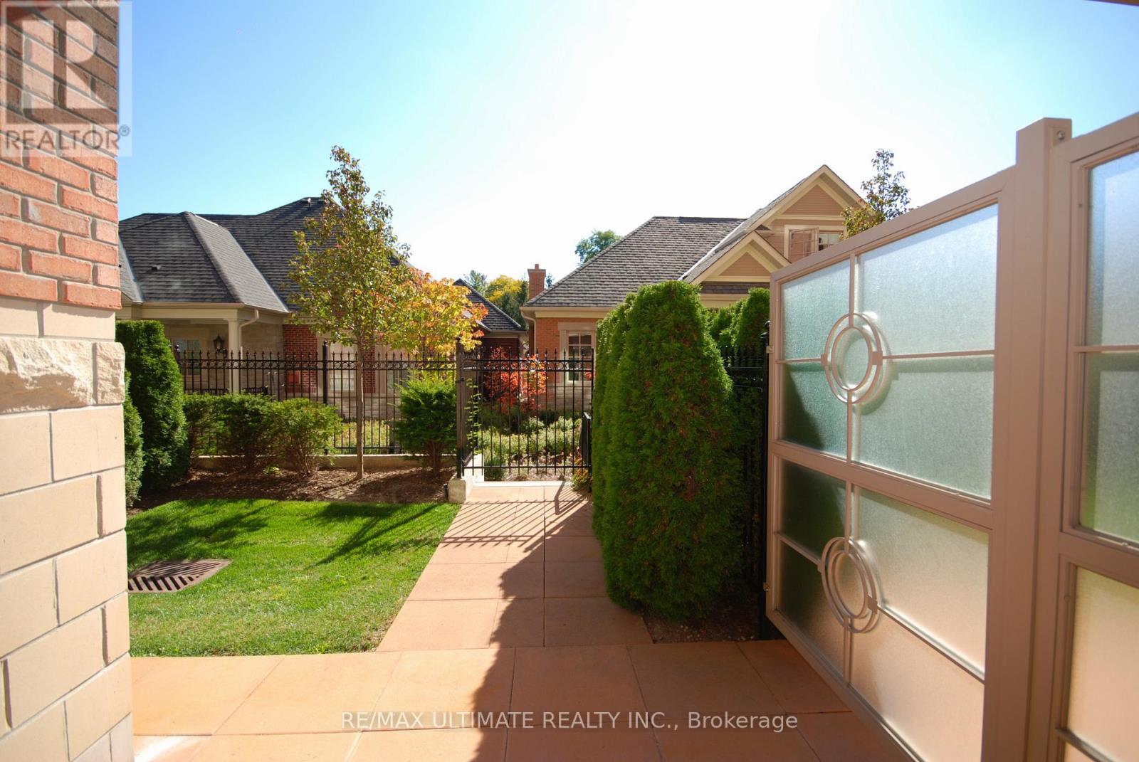 116 - 21 Burkebrook Place, Toronto, Ontario  M4G 0A2 - Photo 18 - C12713134