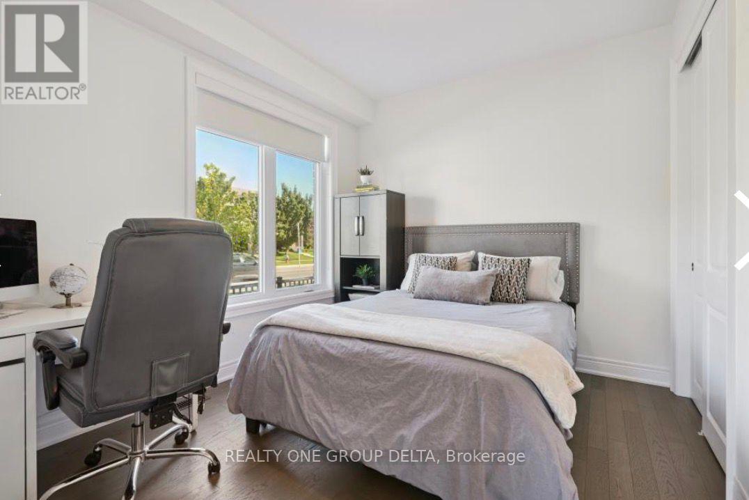 2180 Postmaster Drive, Oakville, Ontario  L6M 5T1 - Photo 9 - W12727682