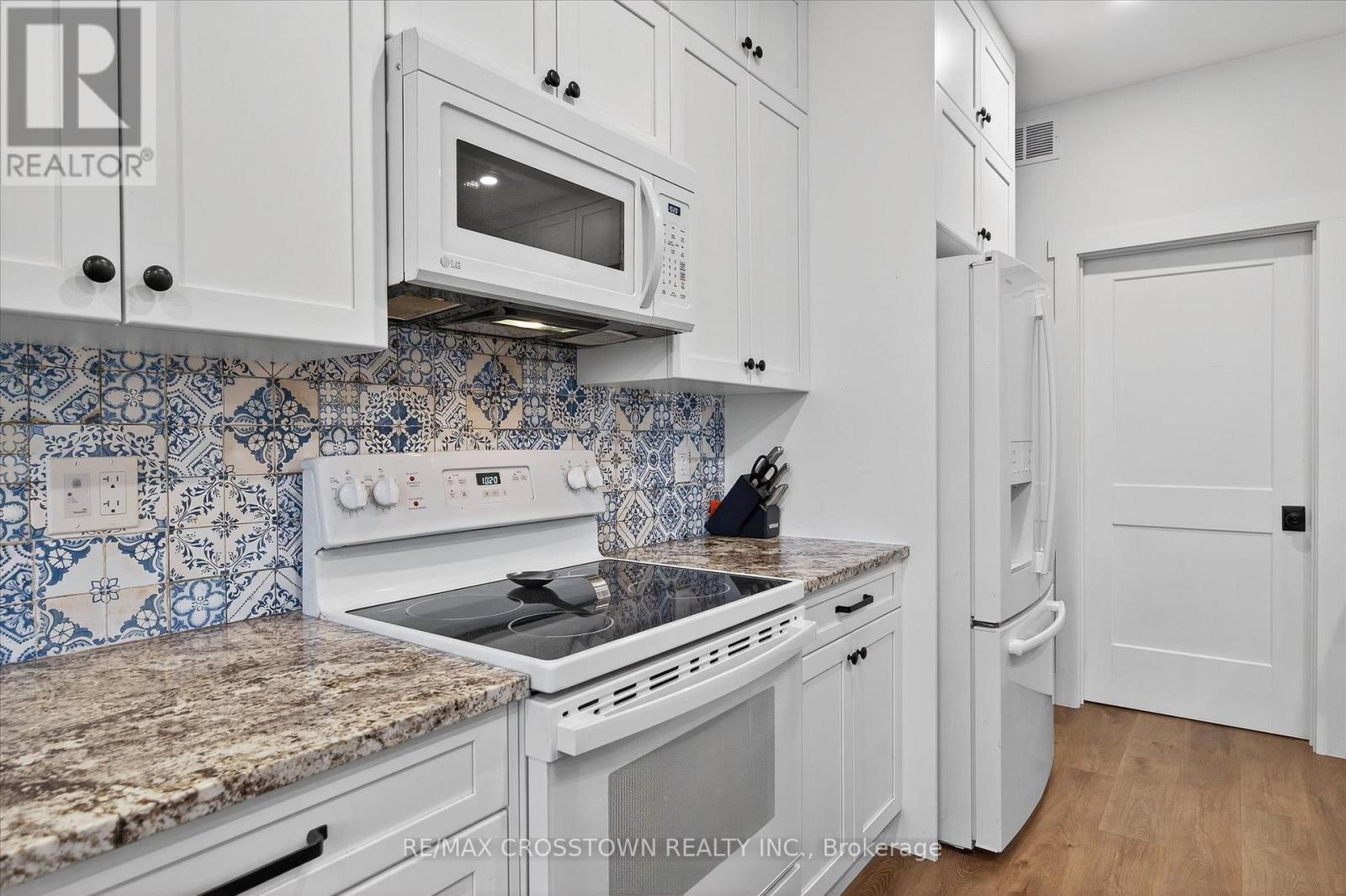 613 County Rd 8 Road, Douro-Dummer, Ontario  K0L 2B0 - Photo 16 - X12727988