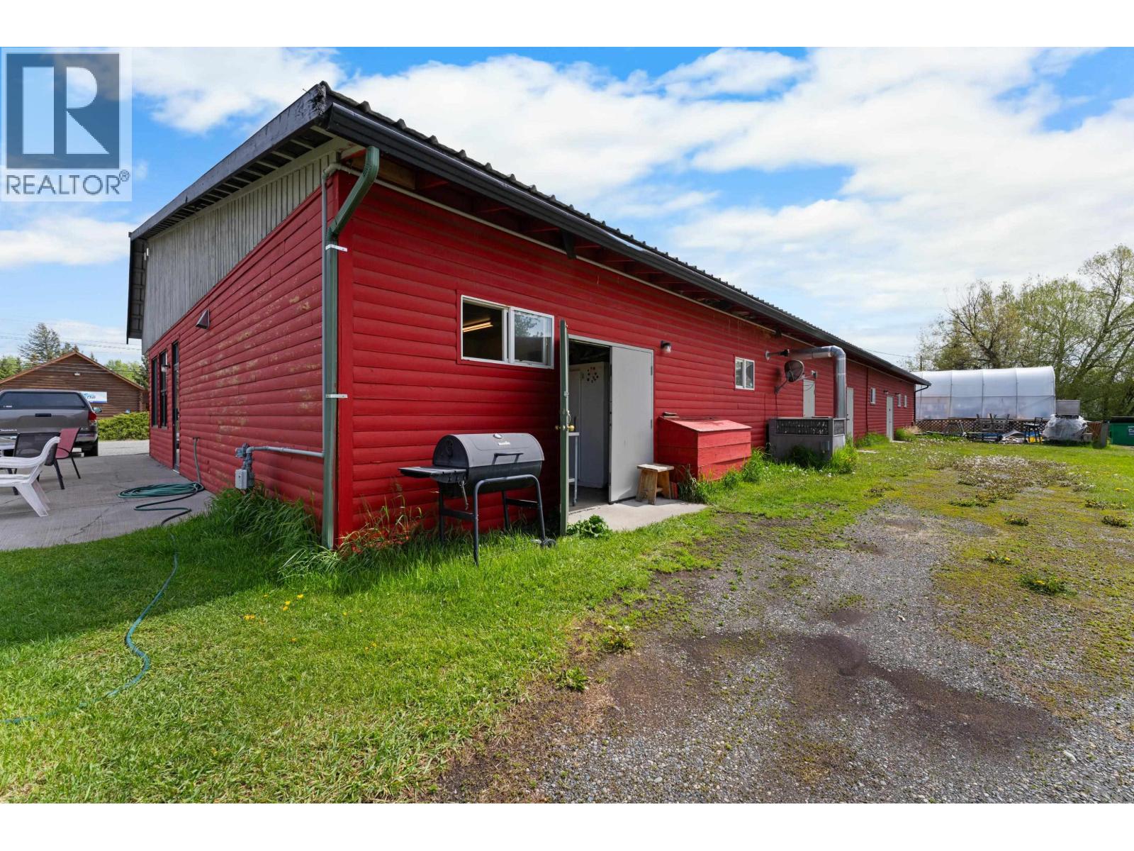 4842 Hamilton Road, Lac La Hache, British Columbia  V0K 1T1 - Photo 9 - C8069760