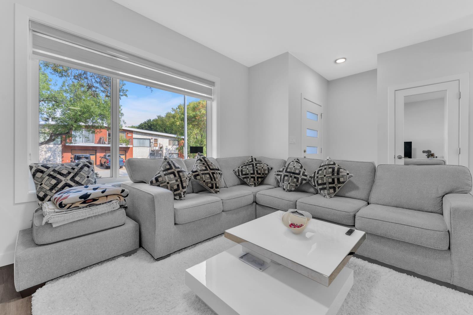 7903  122 Avenue, Edmonton, Alberta  T5B 0J8 - Photo 8 - 43688713