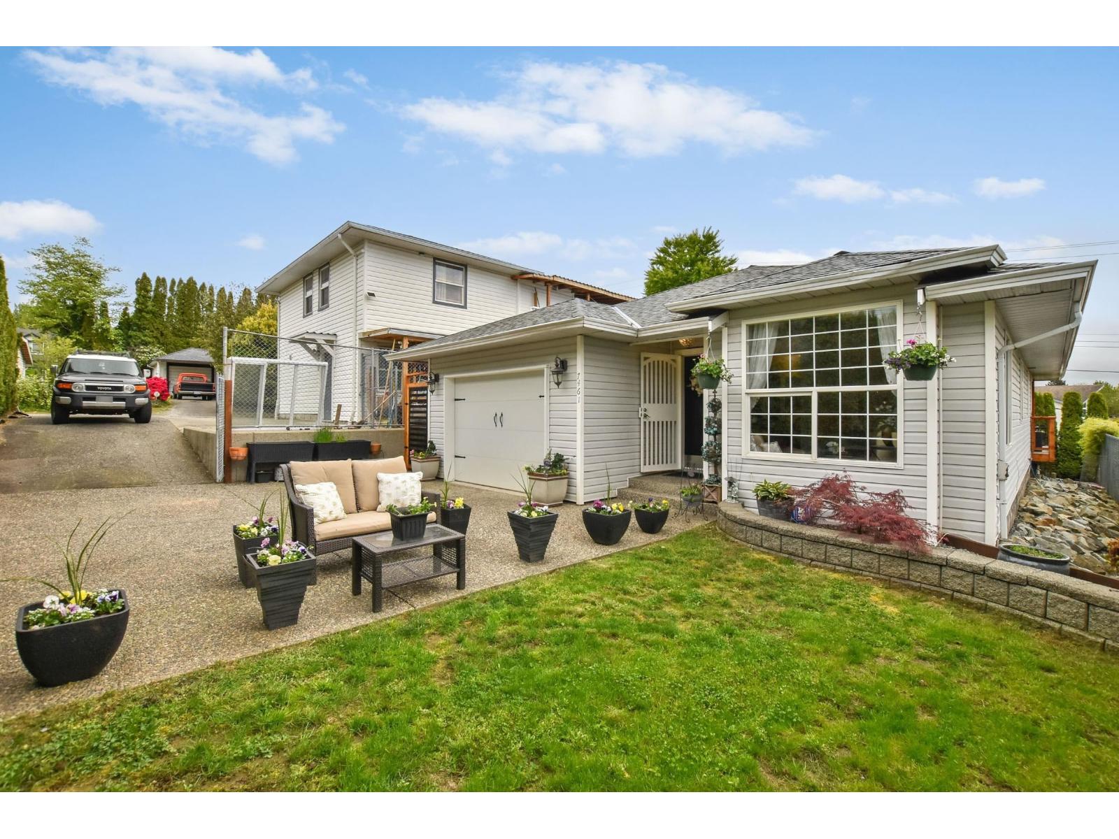 7461 Murray Street, Mission, British Columbia  V2V 4A8 - Photo 3 - R3080503