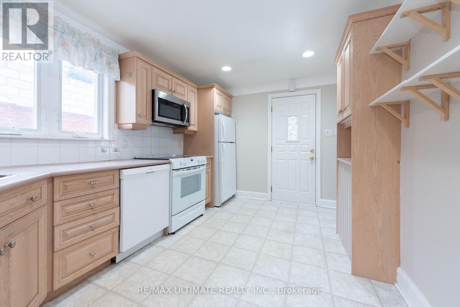 7 Joanith Upper Drive, Toronto, Ontario  M4B 1S6 - Photo 19 - E12728002