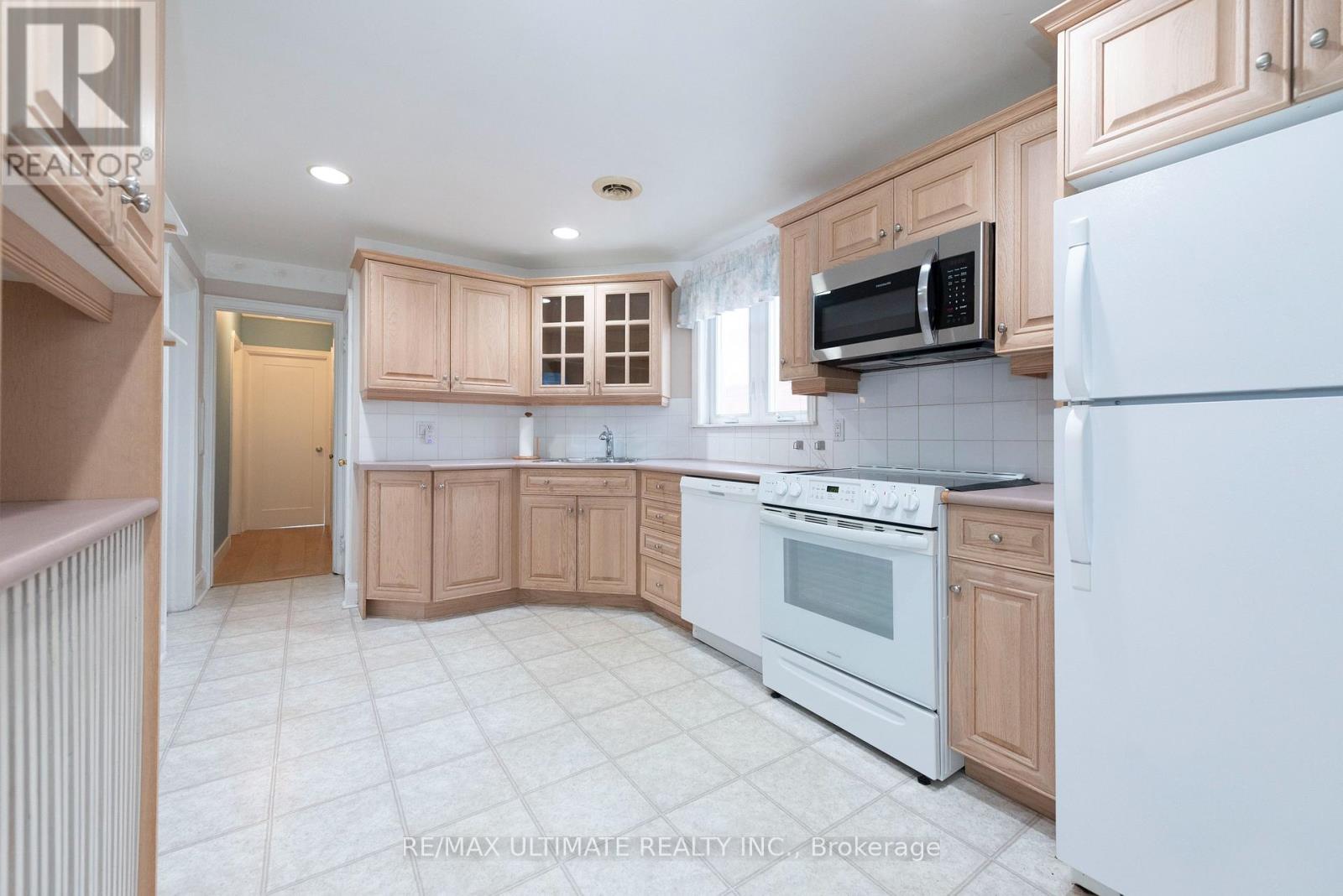 7 Joanith Upper Drive, Toronto, Ontario  M4B 1S6 - Photo 20 - E12728002