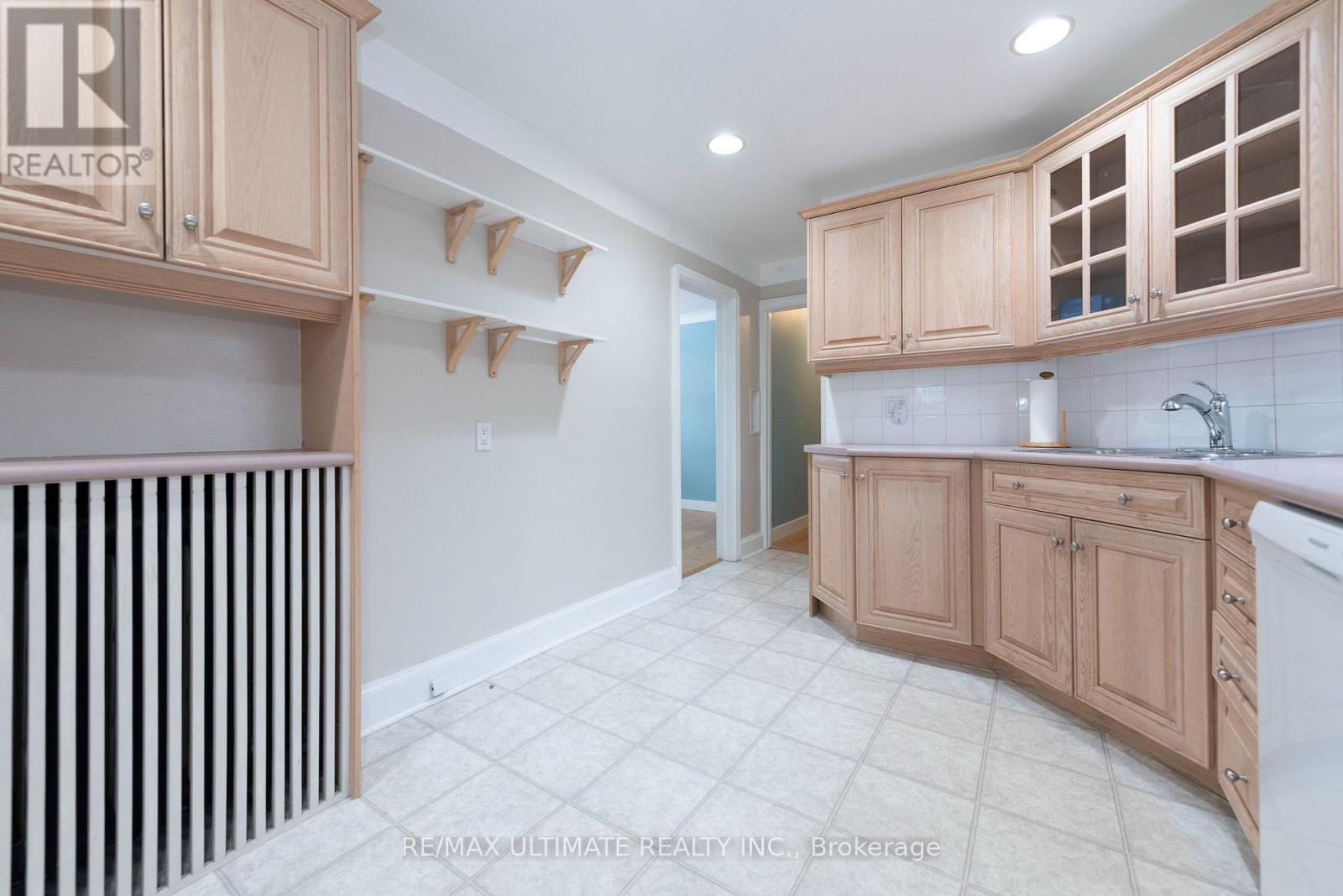 7 Joanith Upper Drive, Toronto, Ontario  M4B 1S6 - Photo 21 - E12728002