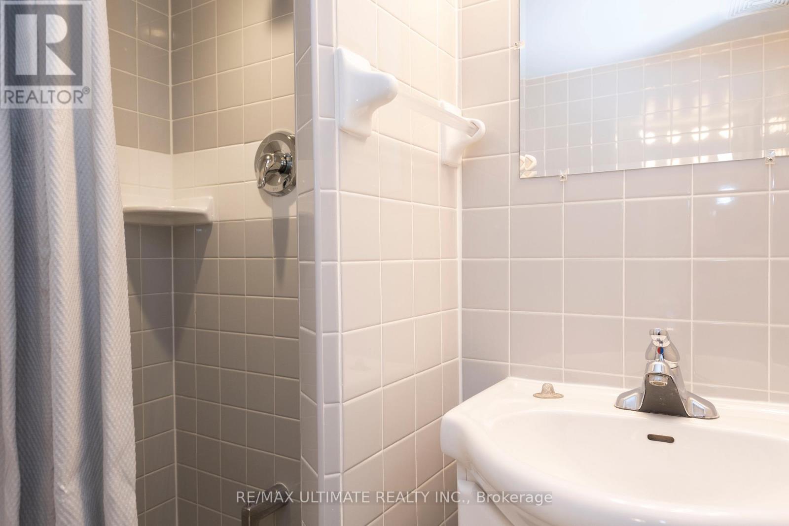 7 Joanith Lower Drive, Toronto, Ontario  M4B 1S6 - Photo 10 - E12728010