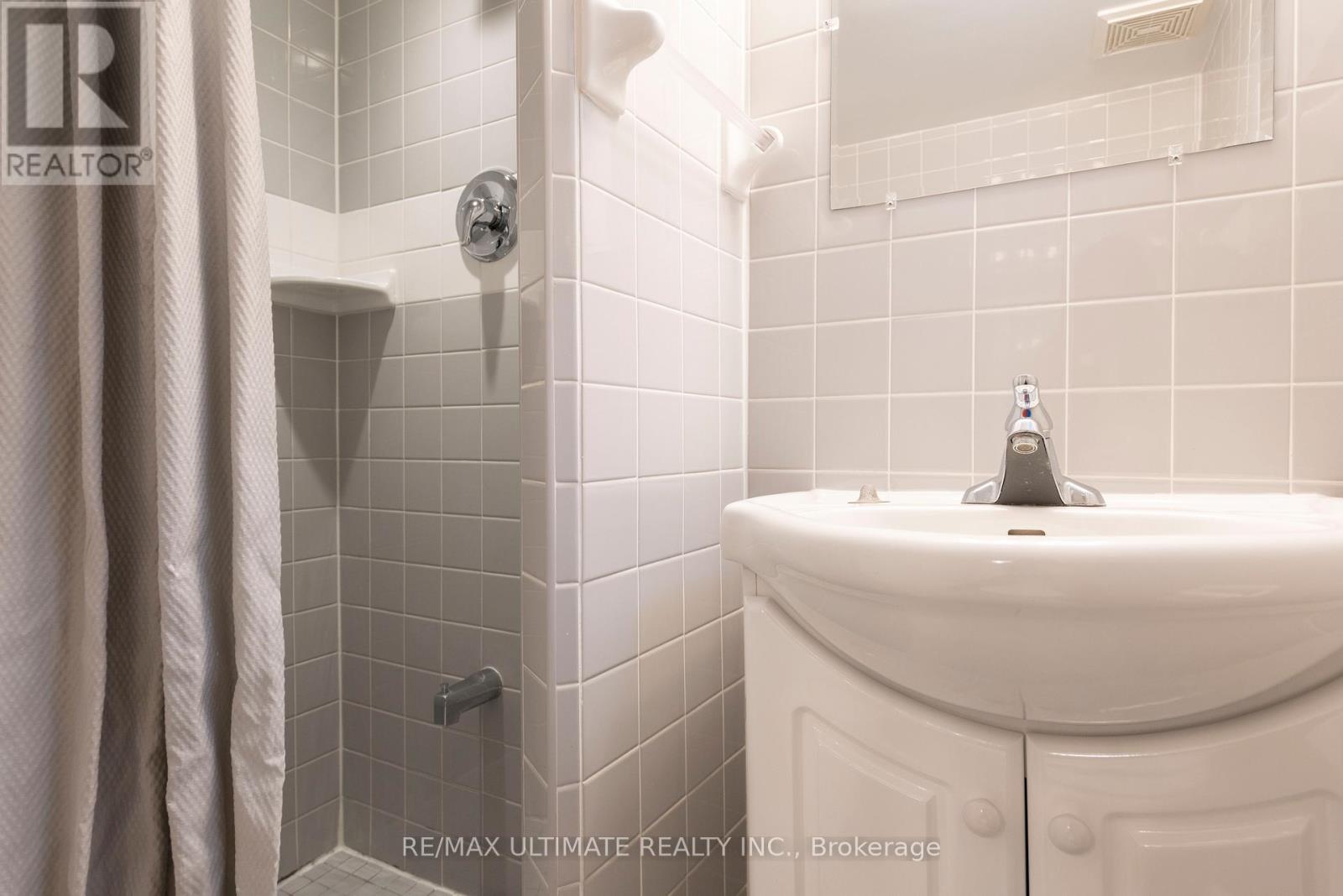 7 Joanith Lower Drive, Toronto, Ontario  M4B 1S6 - Photo 11 - E12728010