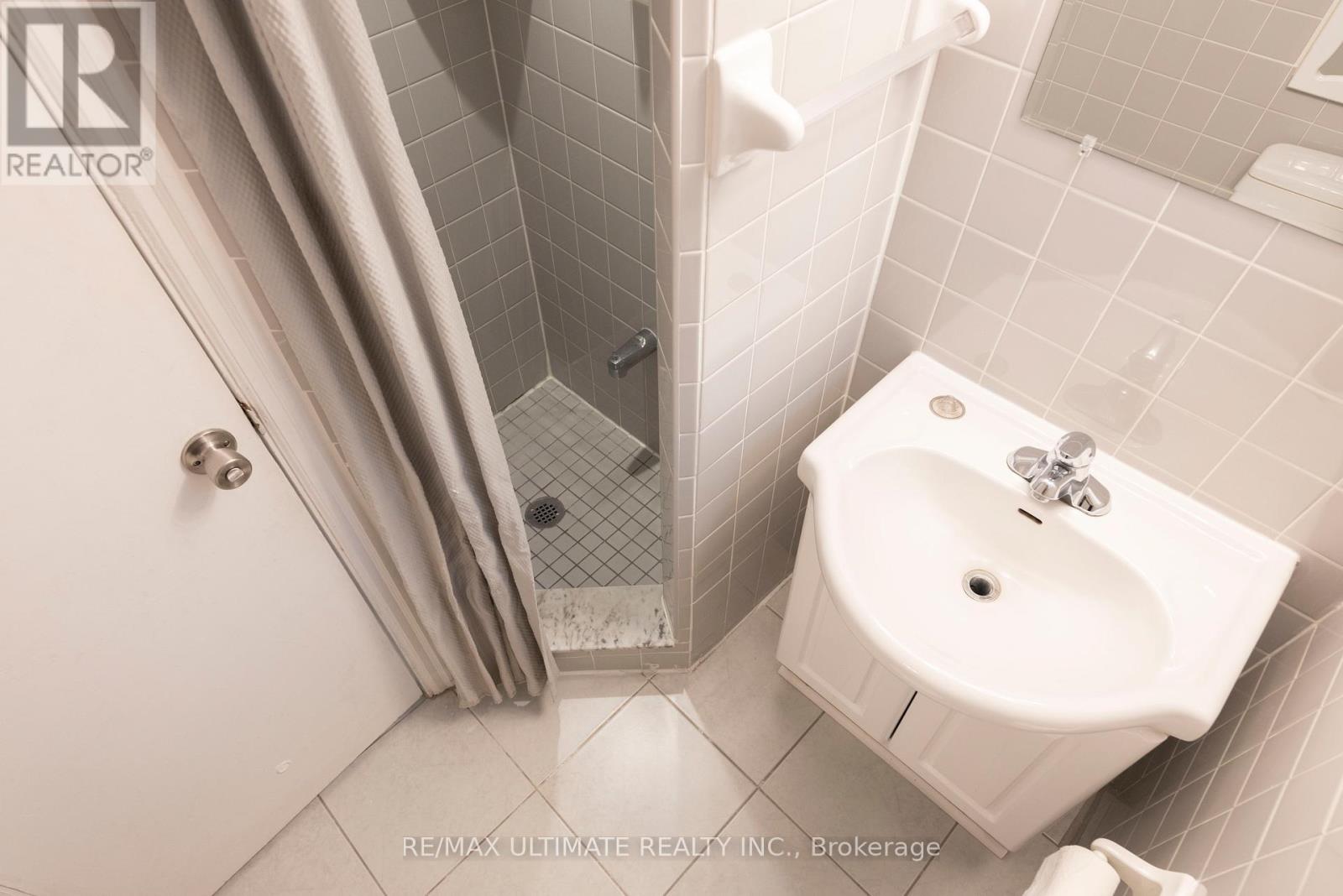 7 Joanith Lower Drive, Toronto, Ontario  M4B 1S6 - Photo 12 - E12728010