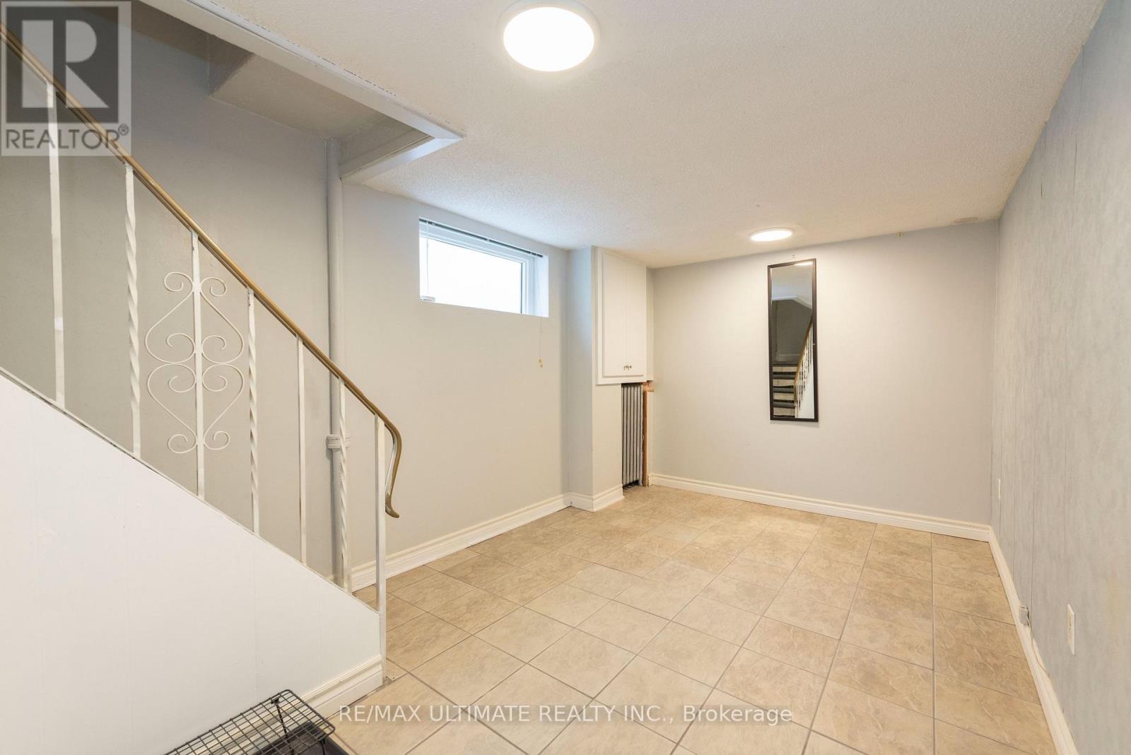 7 Joanith Lower Drive, Toronto, Ontario  M4B 1S6 - Photo 3 - E12728010