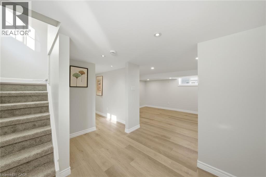 86 East 38th Street, Hamilton, Ontario  L8V 4E5 - Photo 19 - 40800809