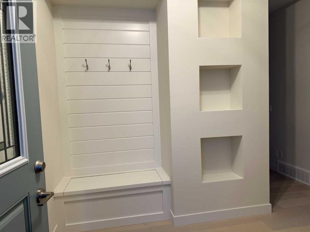 92 Sundown Crescent, Cochrane, Alberta  T4C 1Y3 - Photo 2 - A2228997