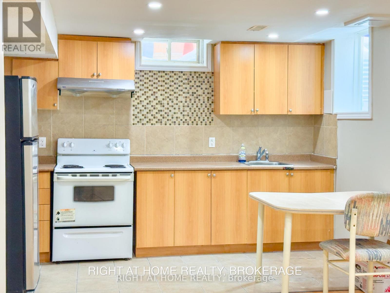 Lower - 1248 Mcmullen Crescent, Milton, Ontario  L9T 6X2 - Photo 10 - W12728008