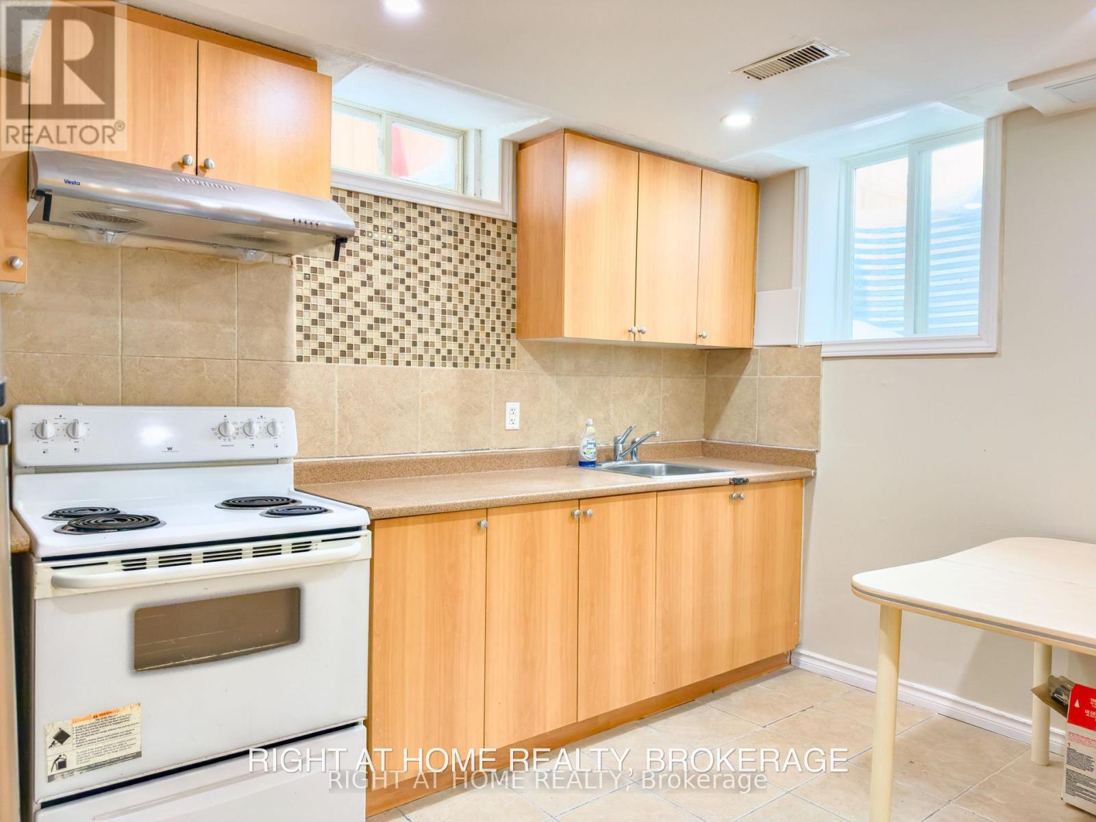 Lower - 1248 Mcmullen Crescent, Milton, Ontario  L9T 6X2 - Photo 7 - W12728008