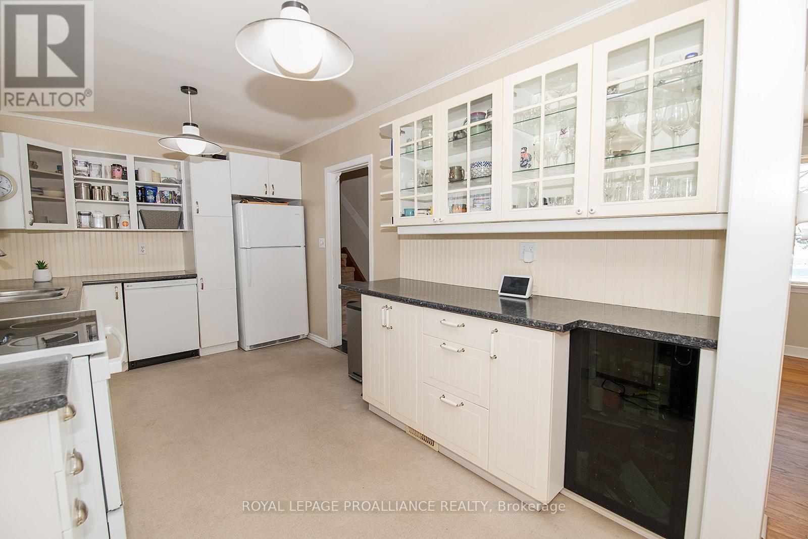 26 Plaza Square, Belleville, Ontario  K8N 4J3 - Photo 9 - X12723460