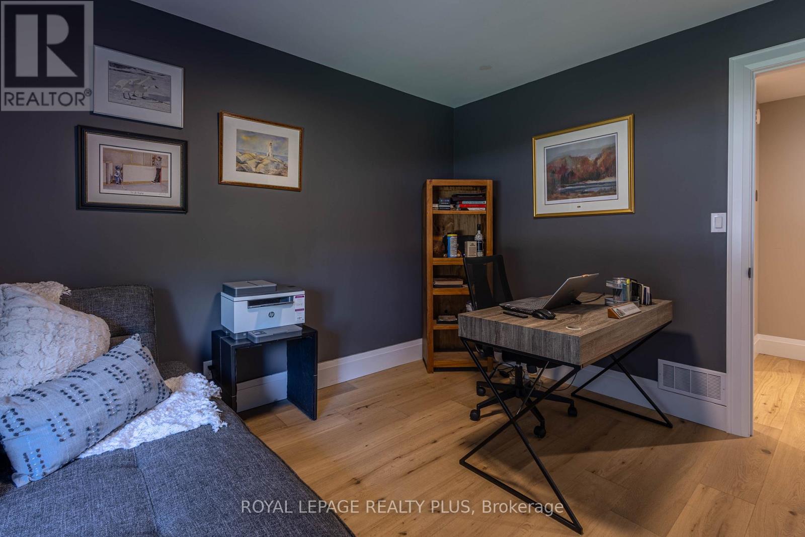 884 Eagle Drive, Burlington, Ontario  L7T 3A4 - Photo 23 - W12459574