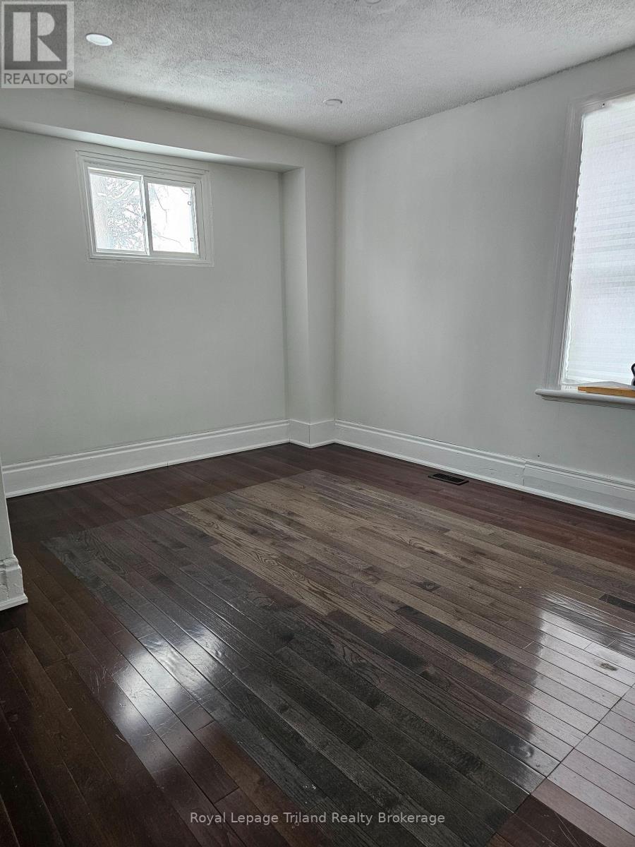 764 Dundas Street, Woodstock, Ontario  N4S 1E9 - Photo 11 - X12728028