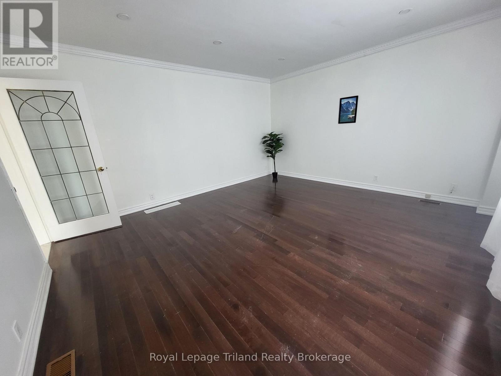 764 Dundas Street, Woodstock, Ontario  N4S 1E9 - Photo 9 - X12728028