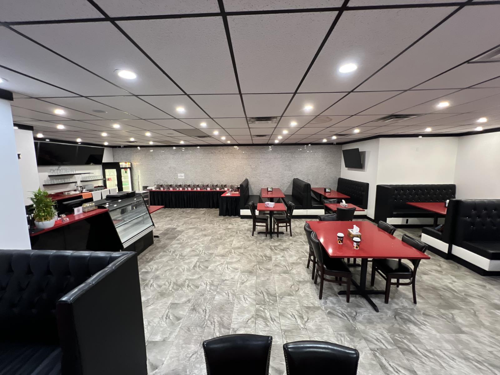 326  Saddleback Rd Nw, Edmonton, Alberta  T6J 4R7 - Photo 8 - 44171688