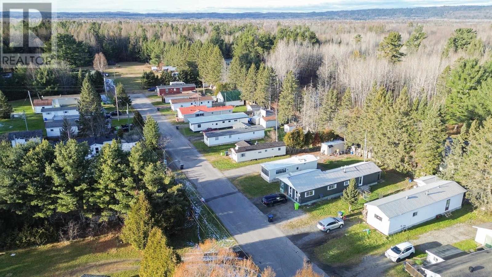 664 Frontenac St, Sault Ste. Marie, Ontario  P6A 5K9 - Photo 1 - SM253375