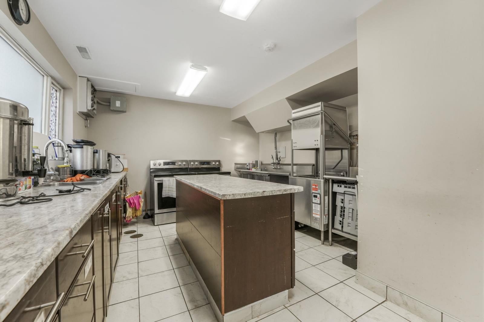 8711 82 Avenue Nw, Edmonton, Alberta T6C 0Y9 - Photo 68 - 44194111